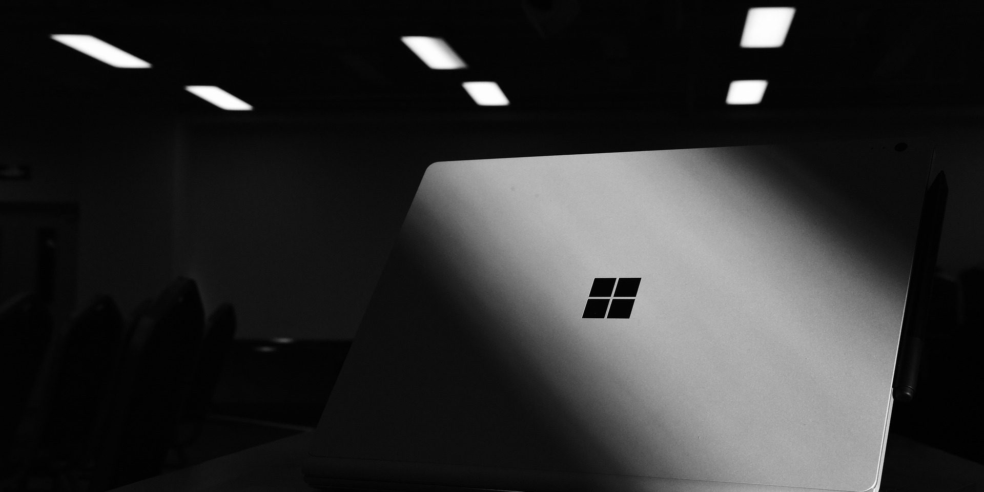 Windows-8.1-Featured-Image.jpg Free Microsoft Notebook photo and picture